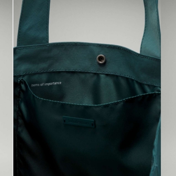 Lululemon Side-Cinch Shopper Tote Bag 18L (Green Jasper) - Picture 3 of 10